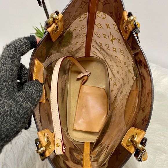 Sac Ambre Monogram MM Vinyl Tote Bag - Picture 2 of 16